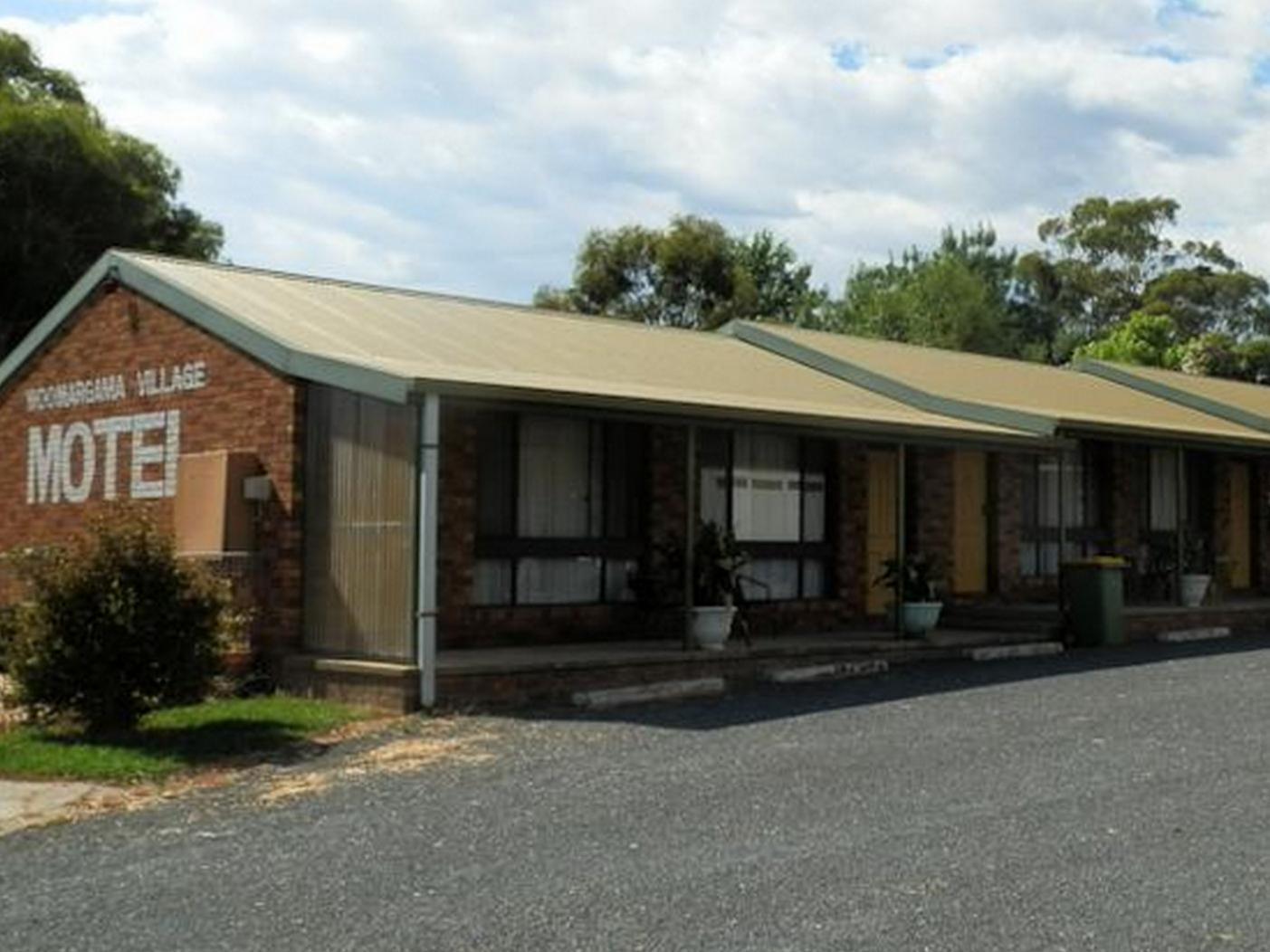 Woomargama Motel Exterior photo